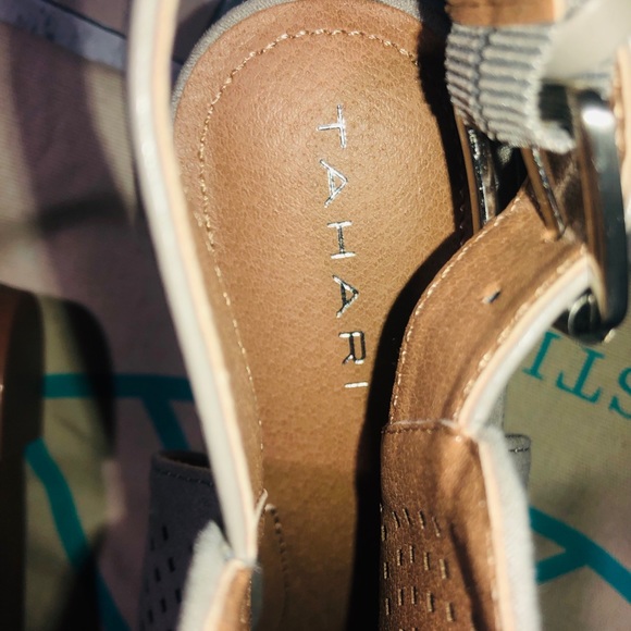 Beige wedges - Picture 3 of 6